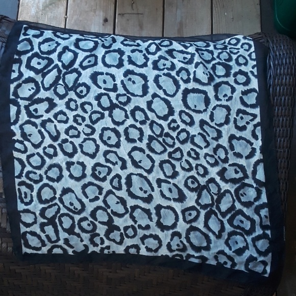 Accessories - Black and white square scarf Accessories - Black and white square scarf